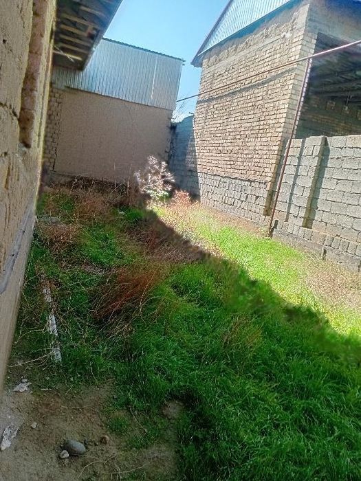 Hovli sotiladi yangi qurilgan