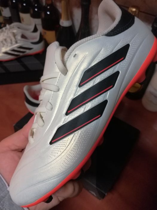 Gheate NOI Adidas Crampoane fotbal nr 38