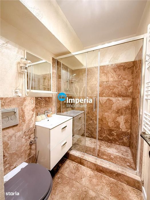 Studio de vanzare, supr 34mp, zona Podul de Fier - Complex Roua