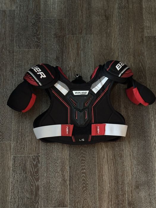 Продам хоккейную экипировку