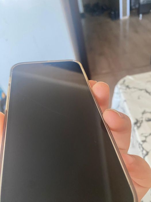 Смартфон iPhone 12