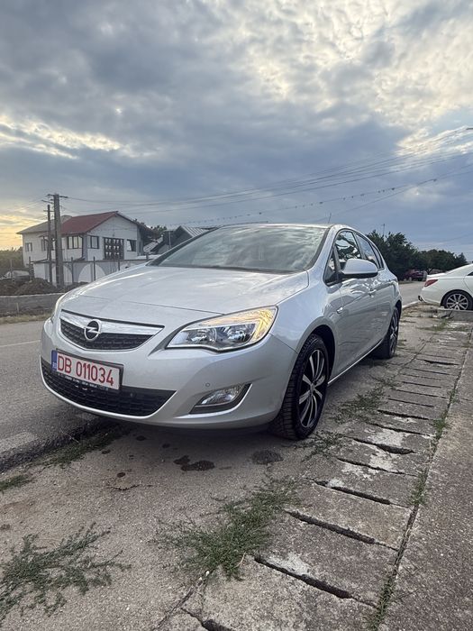 Opel astra j 2011