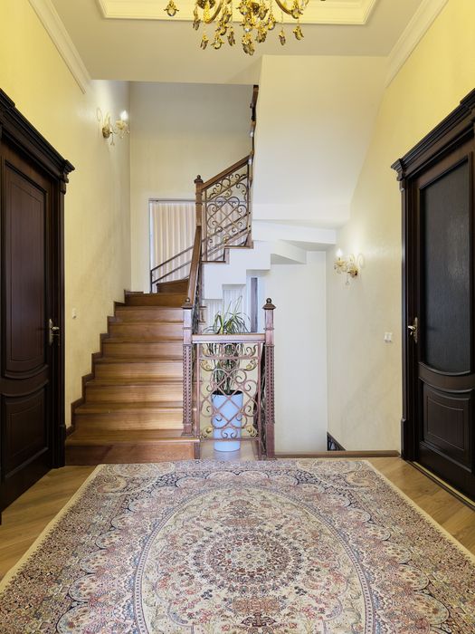 Diqqat Antiqa uy markazda Elita mahallada sotiladi