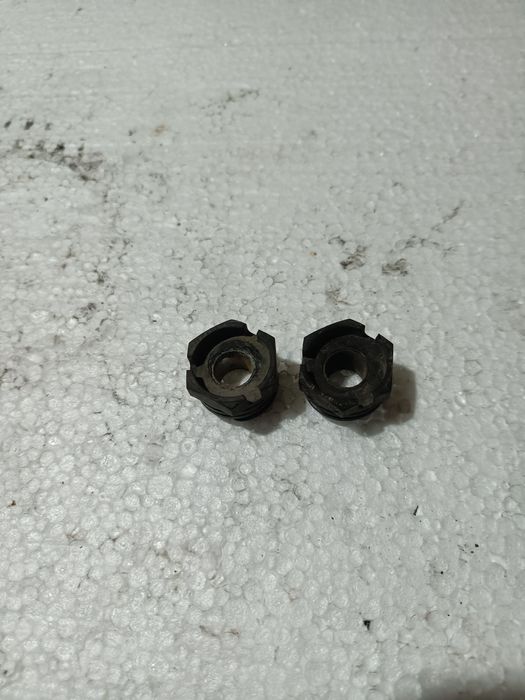 Крепежи за Мерцедес 124