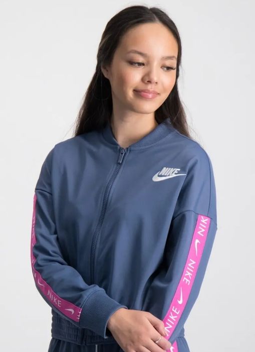 Нов суичър Nike 137-146см