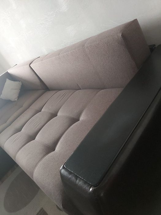 Продам диван 2.5 на 2 метра. 390 000