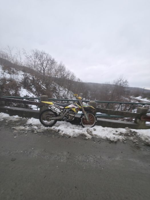Suzuki 250cc 4t cross