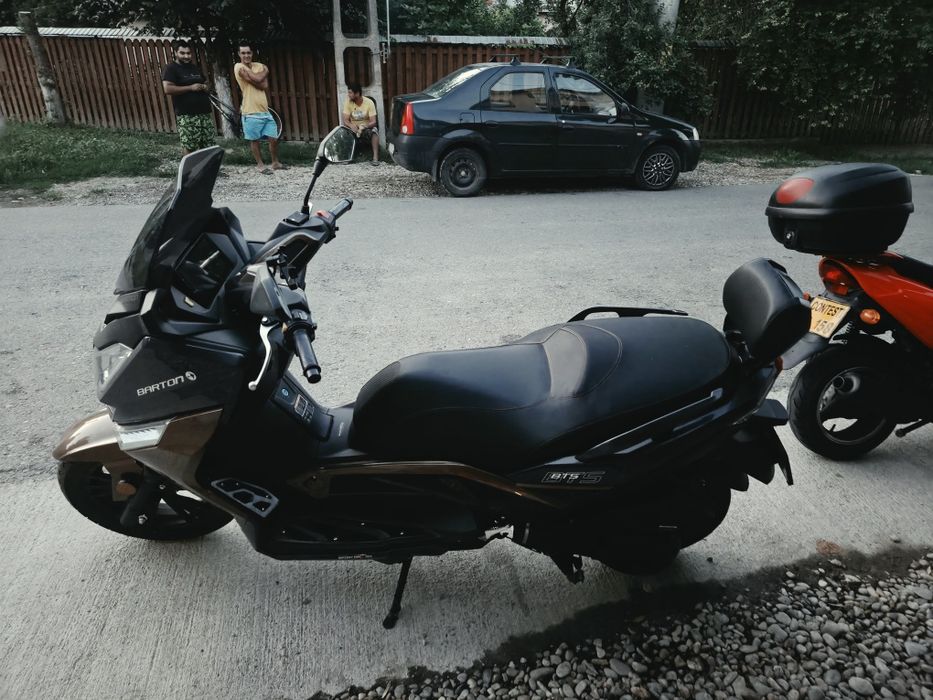 Maxiscuter Barton Bmax125