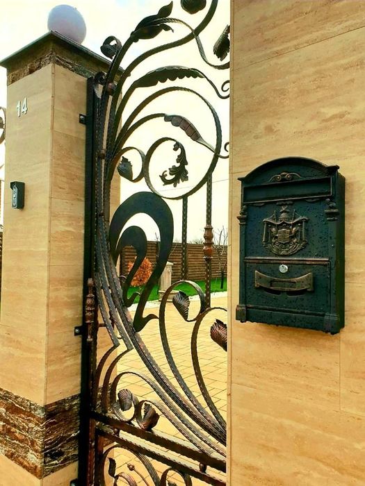 FierForjat-Bucuresti. ro/Porti garduri fier forjat