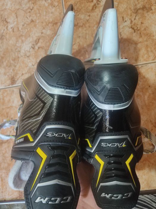 Коньки,хоккейные