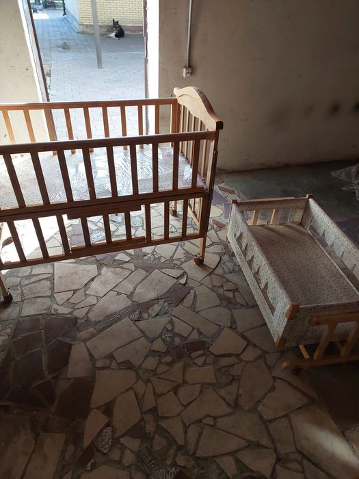 Продам детскую кроватку