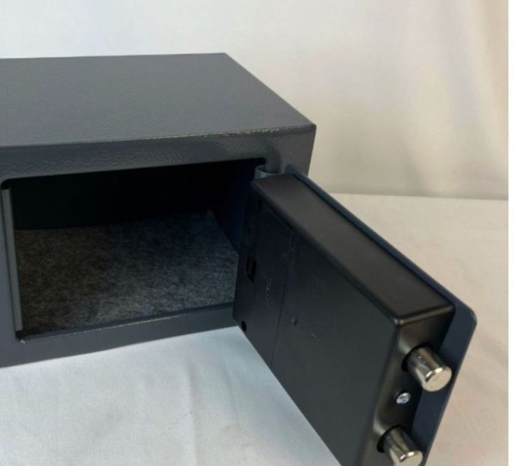 Продам сейф как на фото