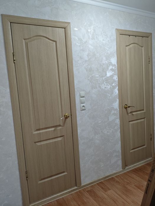 Продам межкомнатные двери 2 штуки.
