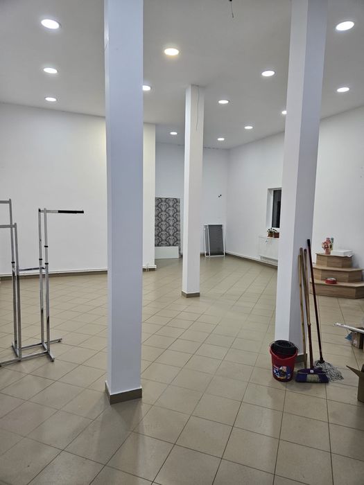 Inchiriez spatiu Str Brailei