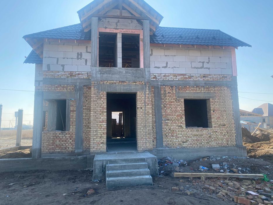 Дом с двумя участками