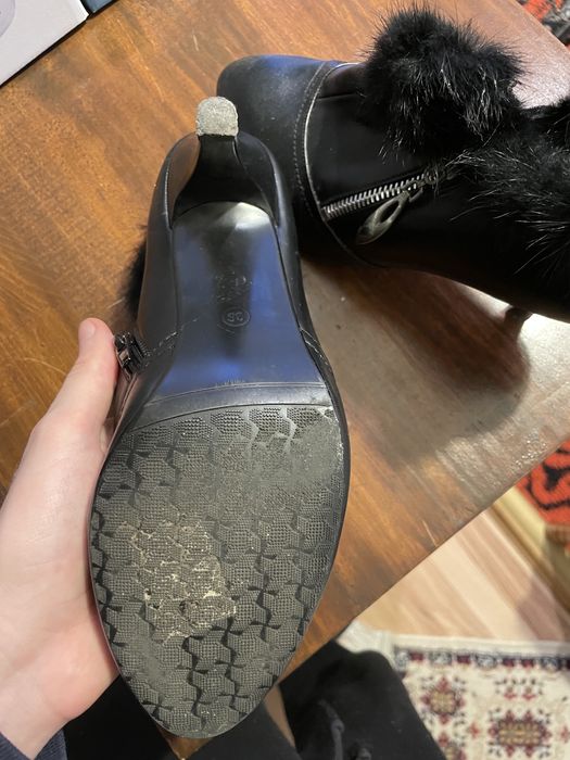 Papuci piele marime 38 (2 + 1 gratis )