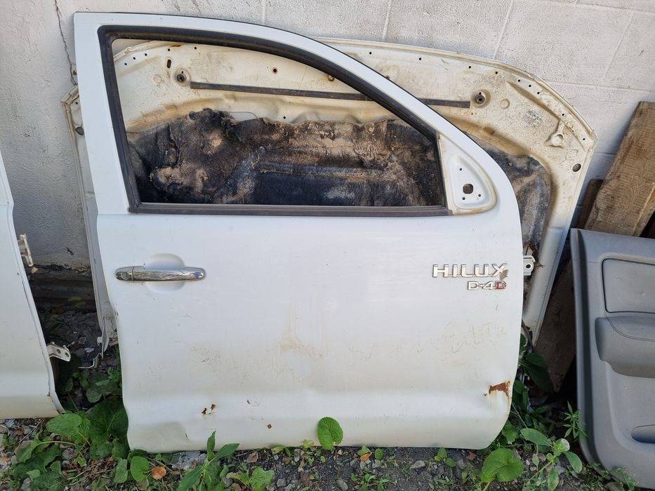 Продам запчасти на Хайлюкс