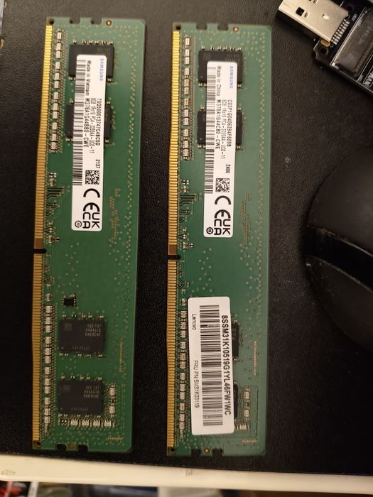 Vând RAM DDR4 2x8GB 3200 Samsung