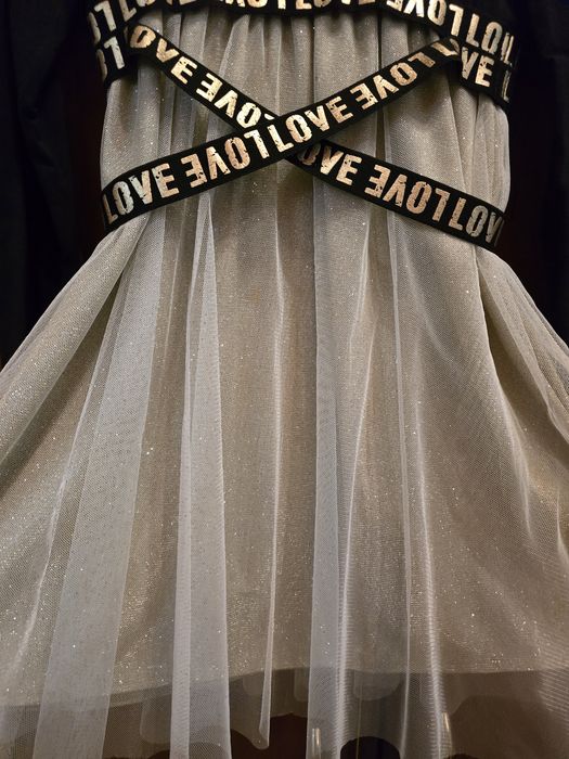 Платье стильное на девочку