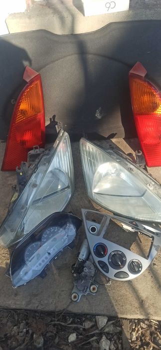 Фарове, стопове, километраж Форд фокус