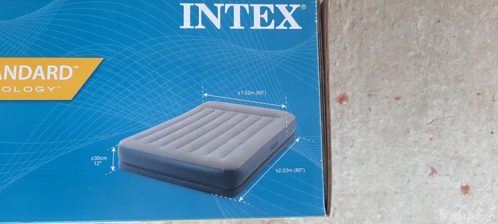 Saltea intex cu pompa