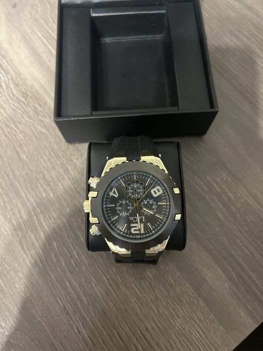 Часы l&Co timepieces