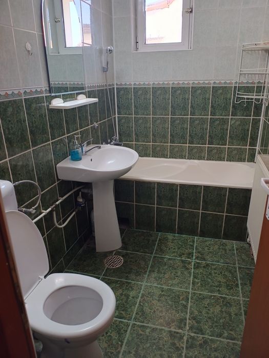Inchiriez apartament 3 camere langa liceul Spiru Haret