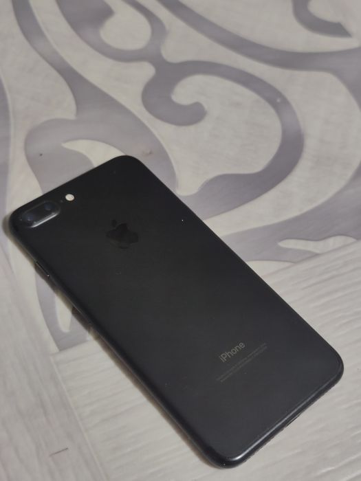 Продам айфон 7 plus