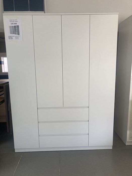 Шкаф новый, белый без ручек