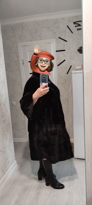 Шуба норковая черного цвета