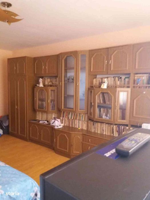 Apartament 3 camere, balcon, gata de utilizare