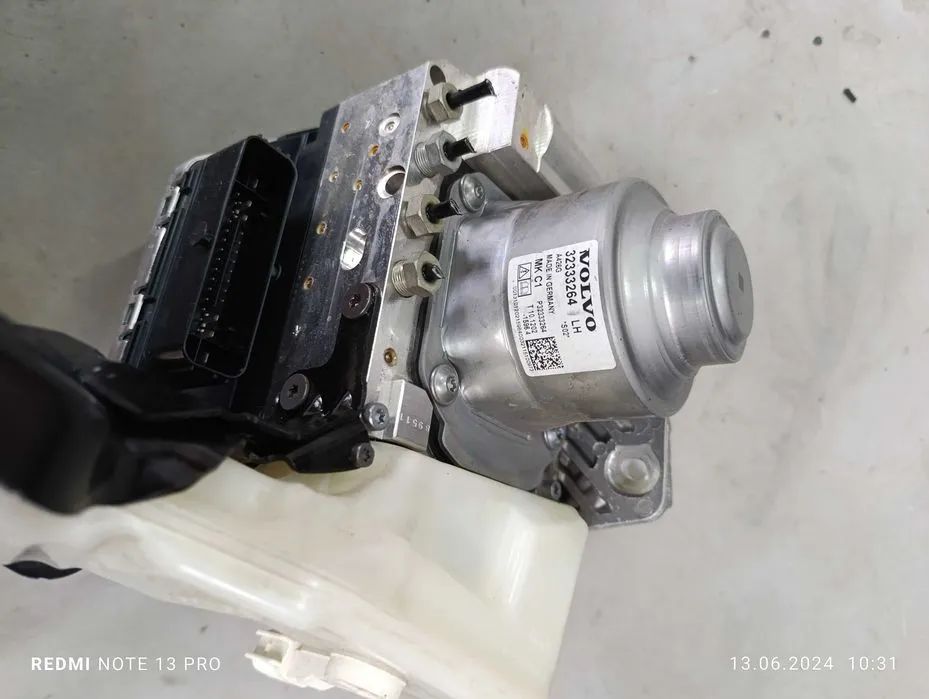 Pompa servofrana Volvo XC60 2017-2024