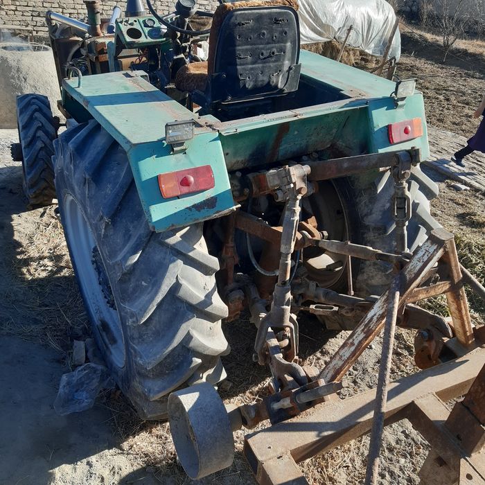 Трактор сотилади