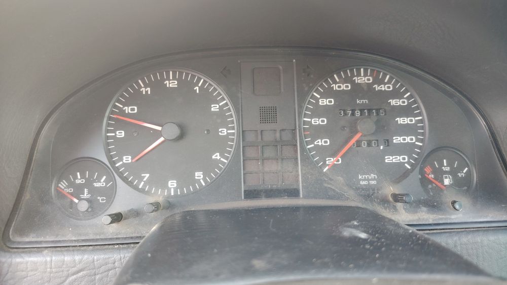 Продаеться Ауди Б4 1992г