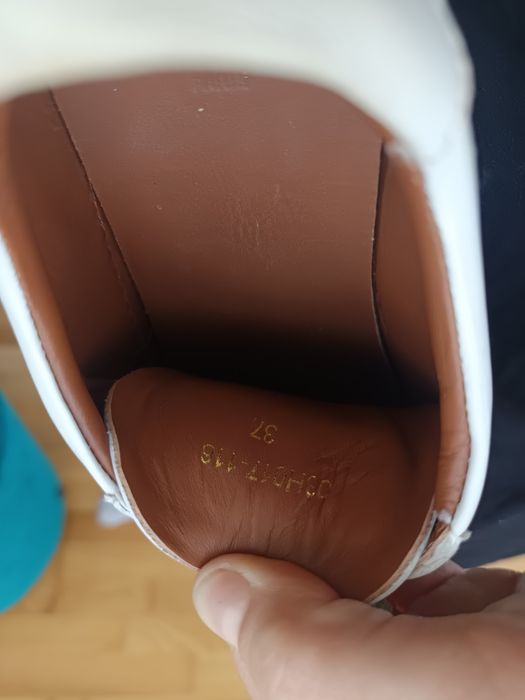 Vând adidași Givenchy  37