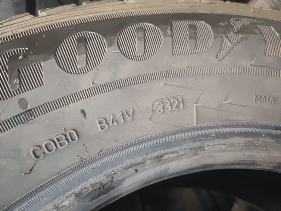 2бр.зимни гуми 235/65/16C Goodyear