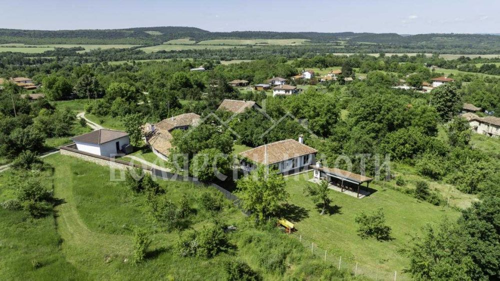 Прекрасен имот с панорамна гледка в с.Къпиново