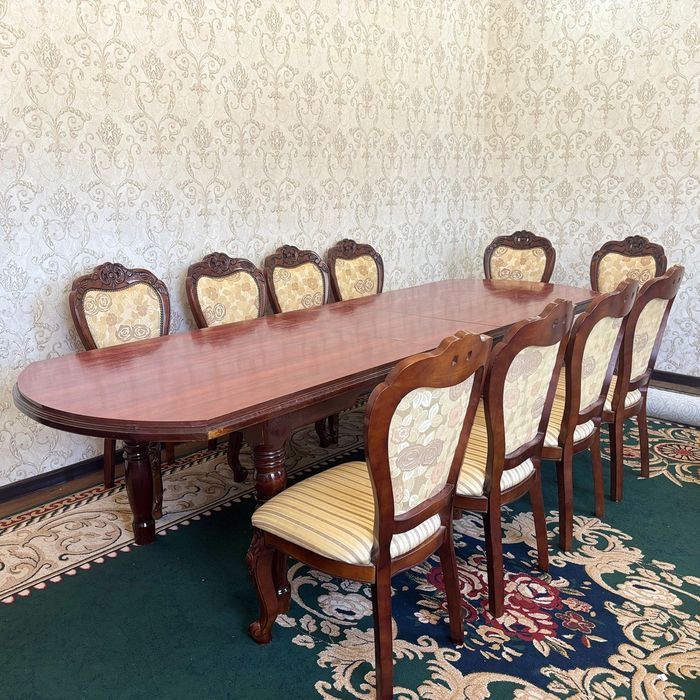 Стол орындықтарымен