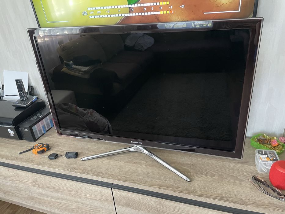 Продам телевизор Samsung .Диагональ 101 см 40 дюймов.