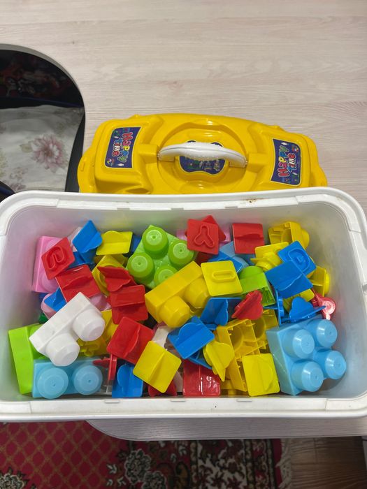 Детские игрушки в хорошем состоянии