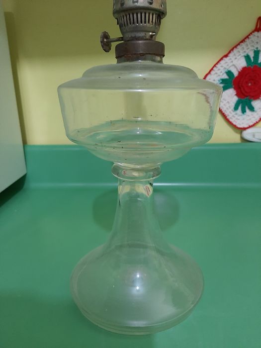 Vînd lampă pe gaz in stare de funcționare