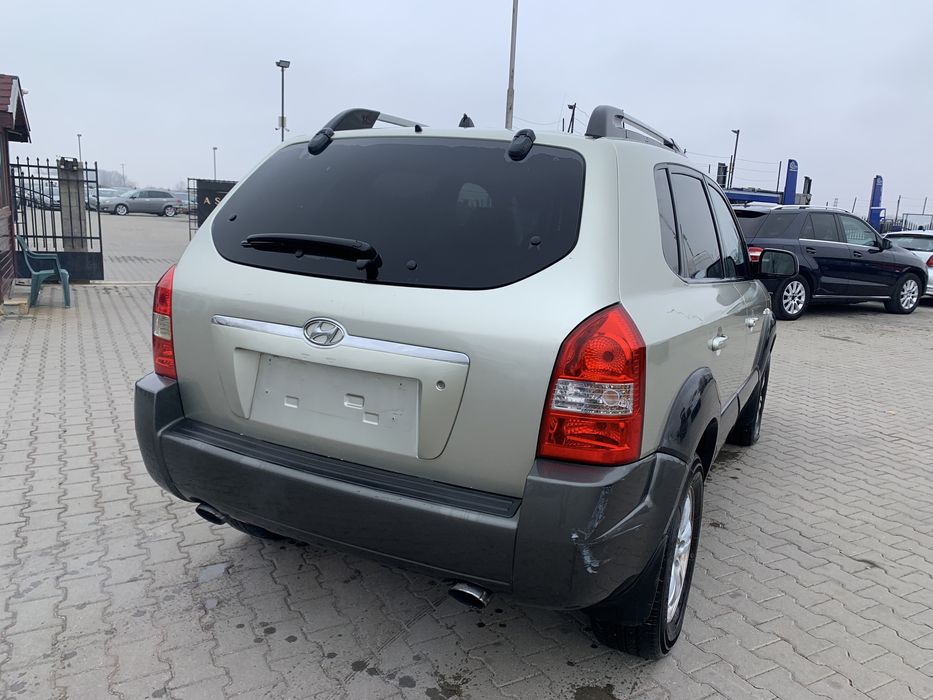Hyundai Tucson 2.0CRDI/4x4/136кс,На части