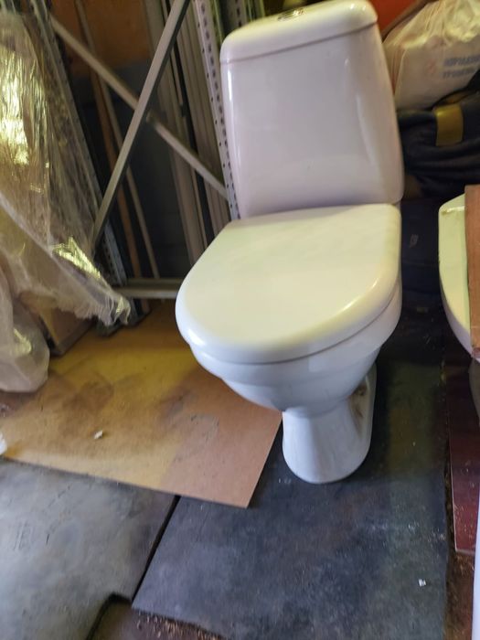 Продам Унитаз срочно !