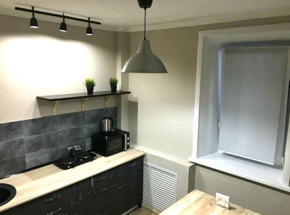 Сдаю ПОСУТОЧНО 1-комн кв на 7 мкр