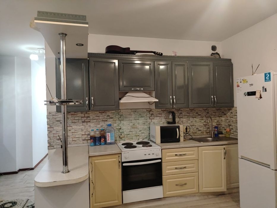 Кухни гарнитур с барной стойку