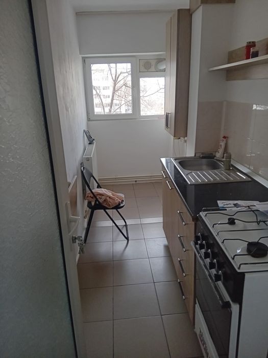 Închiriez garsoniera