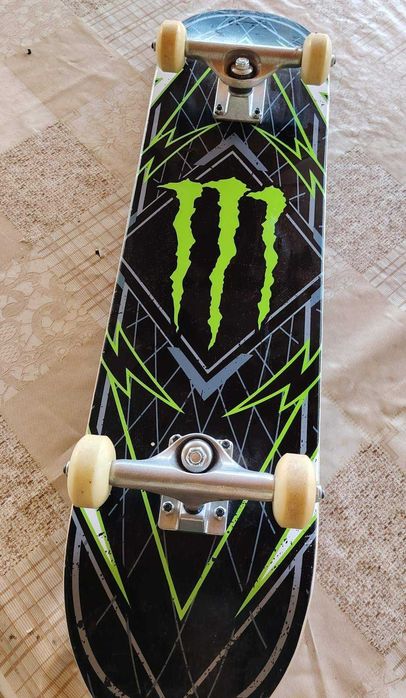 Скейтборд на monster