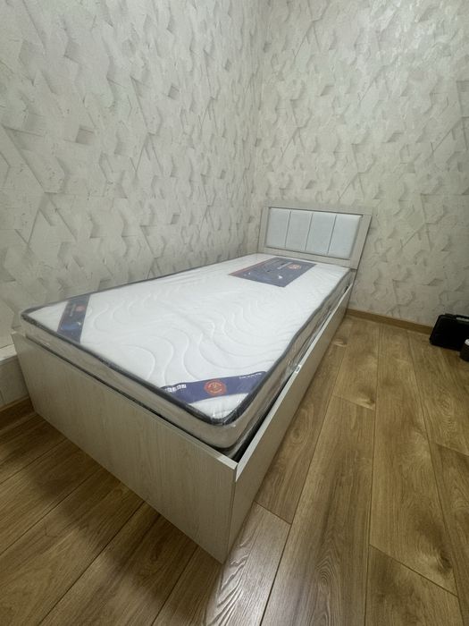 кровать 500.000 сум