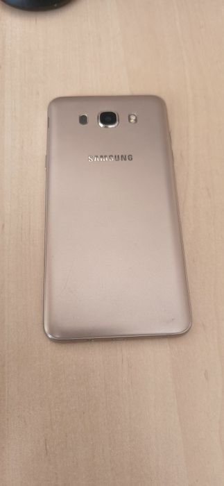 Продавам samsung j7 2016