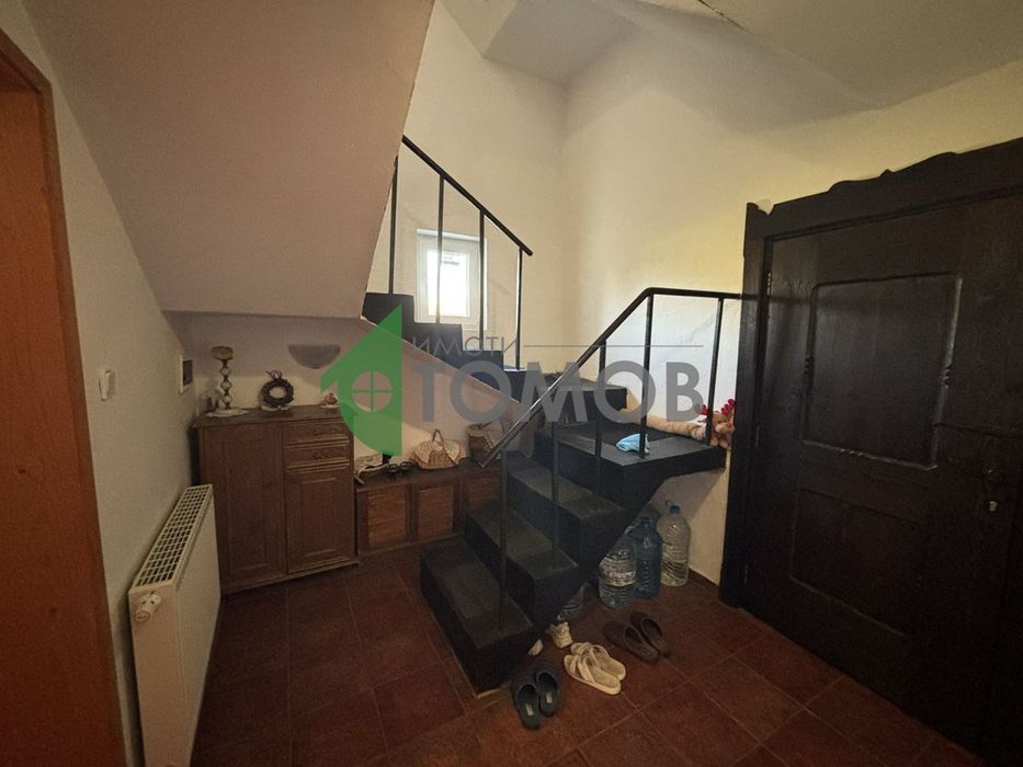 Невероятна къща на три етажа в село Яворово